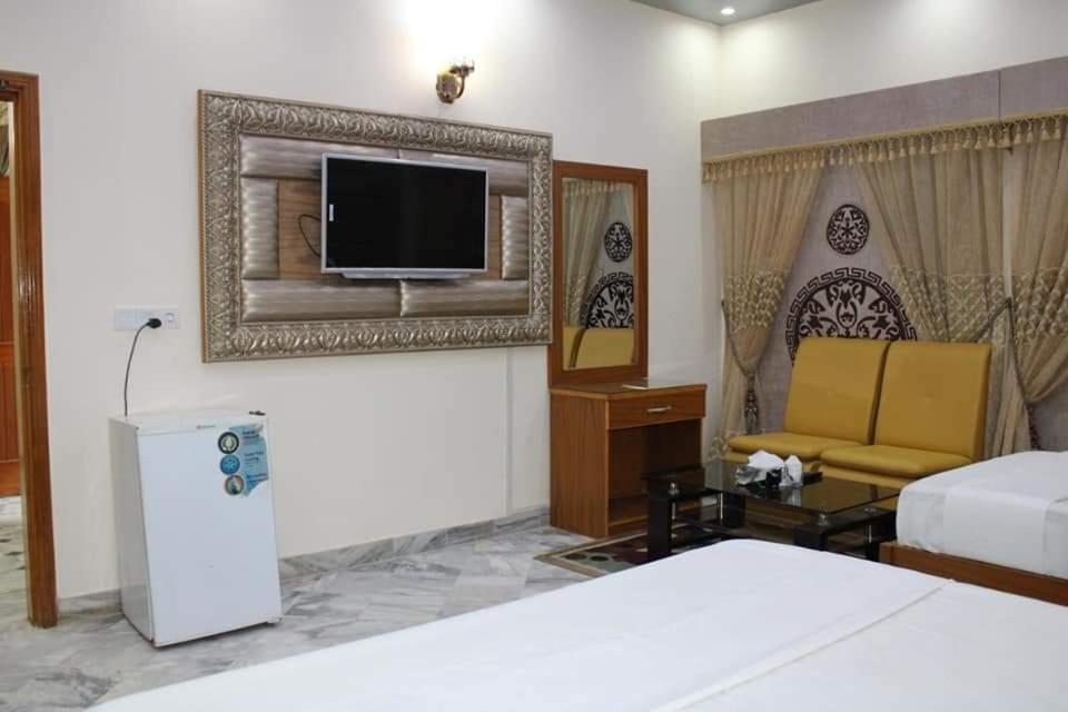 Hotel Clifton Inn การาจี ภายนอก รูปภาพ